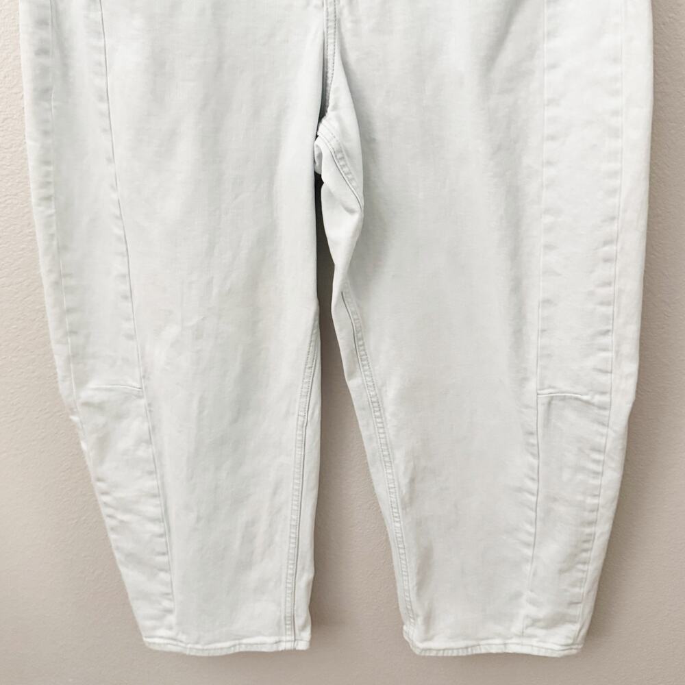 OLD NAVY | High-Rise Wide Barrel Leg Light Wash Jeans Denim | Size 16 - Picture 3 of 6